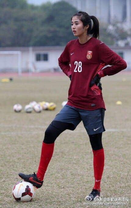 半 ズーボン サッカー女子の中国代表gk趙麗娜 確かに体型がキャプ翼比率だ Http T Co Sbjkwjr7qh