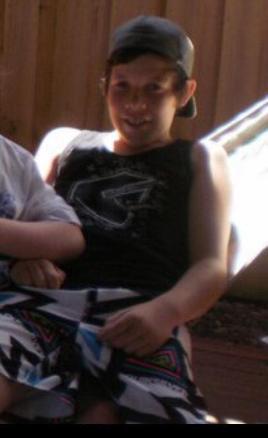 CampbellEllul's tweet photo. When boys wear snapbacks backwards<3 http://t.co/svnGLHPoEi