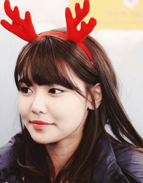 HAPPY BIRTHDAY CHOI SOOYOUNG!!11!  