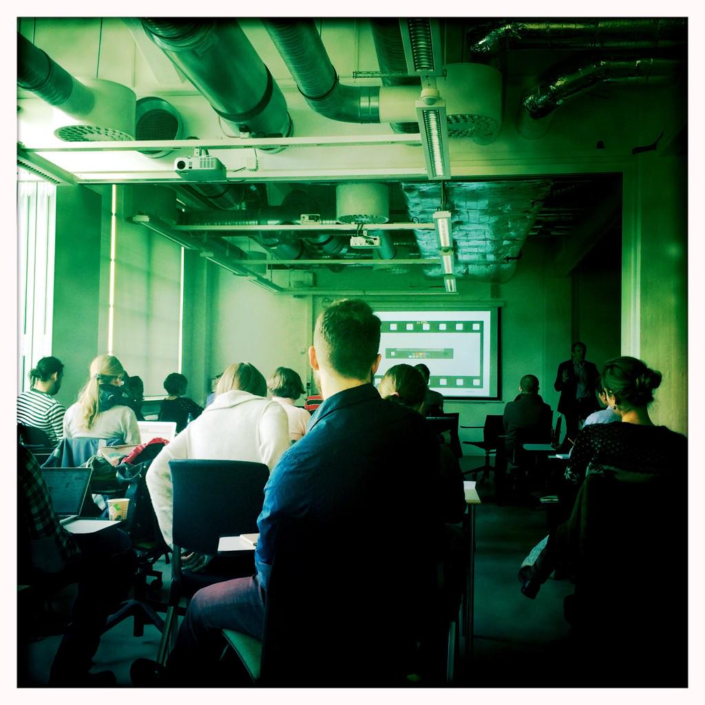 merisamartinez's tweet photo. Hipstagram of histogram discussion from @kungbib at @DiXiT_eu camp three #dixit3 http://t.co/INY2VqqIxP