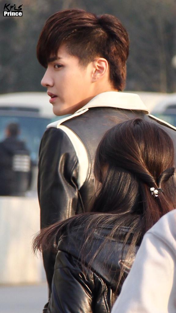beurrexx's tweet photo. หล่อแบบเข่าทรุดเลยครับ พี่น้อง TwT #WuYiFan #CCTVspringfestival http://t.co/HqtRNNwTqV