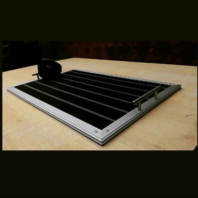 Pedalboard include hook n loop fastener tape