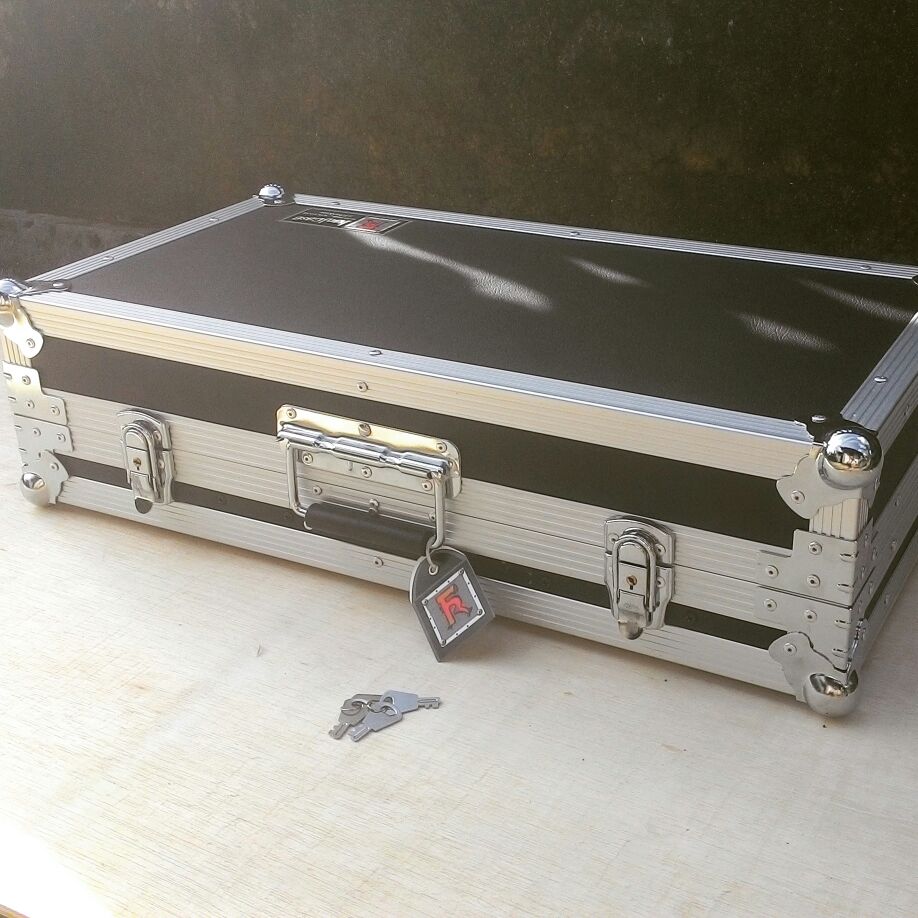 Multi media case. 64x32x15