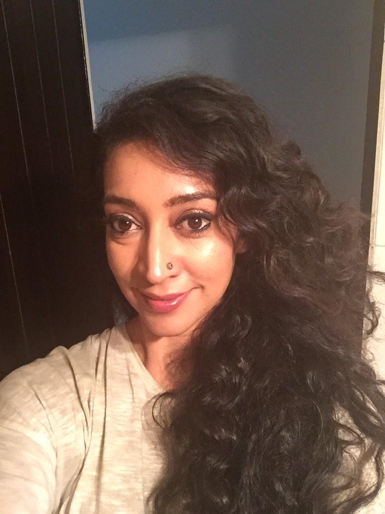 MayuriUpadhya's tweet photo. I still have a smile after a day long shoot of @DancingStarShow What fun!! #Funwithdance #dance #realityshow http://t.co/dw5RNPBqQg