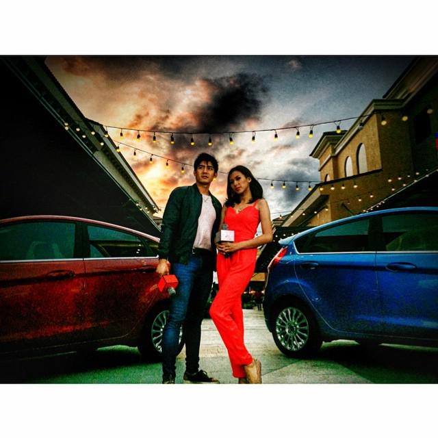 TheVoiceKidsPH's tweet photo. The #VReporters for #WalkingDead 😳😁 ... just kidding ... for #FordFiesta !!! 😎 #TheVoicePh #Shoot #Filipino #Robian… http://t.co/oY4WU6dk8X