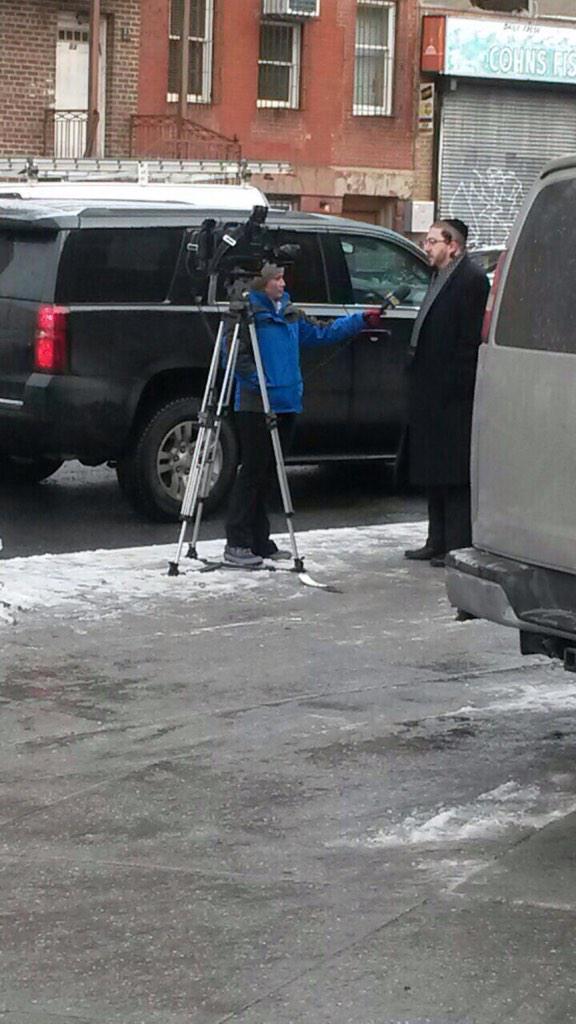 TextSatmar's tweet photo. Manhattan DA Made a bust on DOB &amp; HPD bribe with help of Muser @GarySchlesinger they are innocent till proven Guilty. http://t.co/Zjf51EPgUK