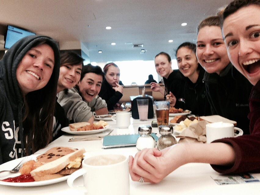 DvineUltimate's tweet photo. D'Vine at the caffff #fieldsclosed #grubbin π©πβ€οΈ #dvine #ultimate http://t.co/s6FsEWVjgO