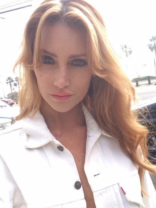 Yacht game tite today ! Shooting in the marina ☀️ http://t.co/nZwqNl0jvx<a href="/tag/bts"class="tags"><span>#bts</span></a>