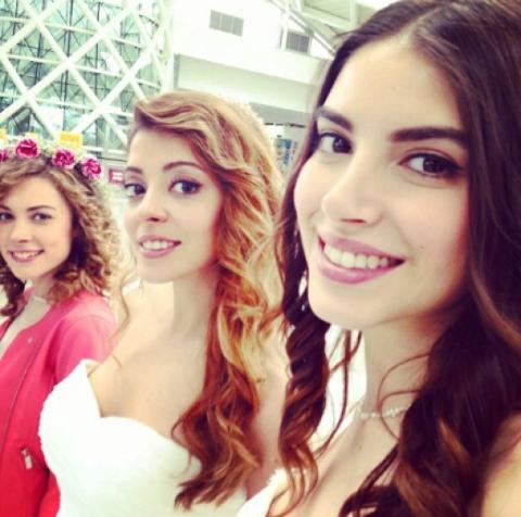 TinkerNehir's tweet photo. Kaçak Gelinler unutulmaz bir dizi ♥♥♥
KaçakGelinlerMarka NTCDiziyiUnutma http://t.co/WcDRhHaFCF