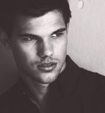\" Happy 23th birthday Taylor lautner...u will always be my sweetheart!  