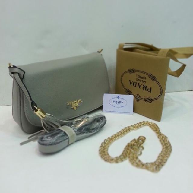 shop1_n's tweet photo. برادا ب 240 ريال / للطلب واتس 0505601838 🌸. http://t.co/EL0Vvp0ff1