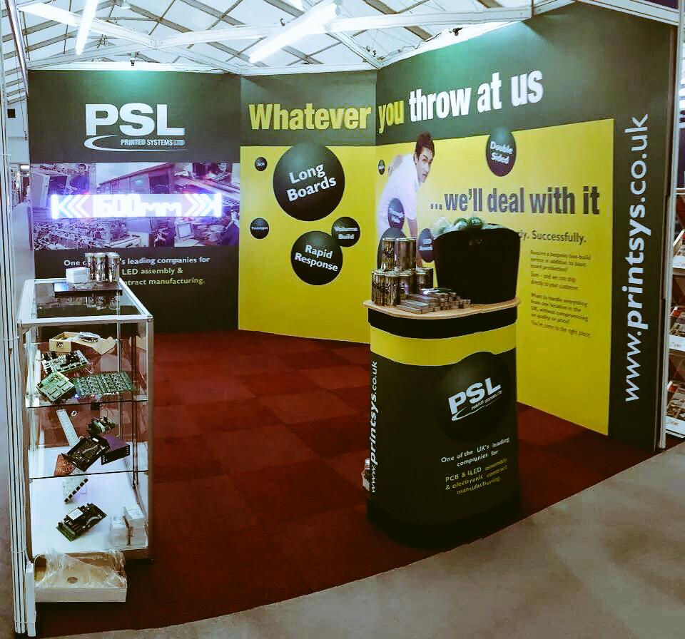 Ragworm's tweet image. Recent board manufacture of a 1600mm long LED PCB! How big are your PCB&apos;s? #longpcb #pcbmanufacture #uk #manufacturer