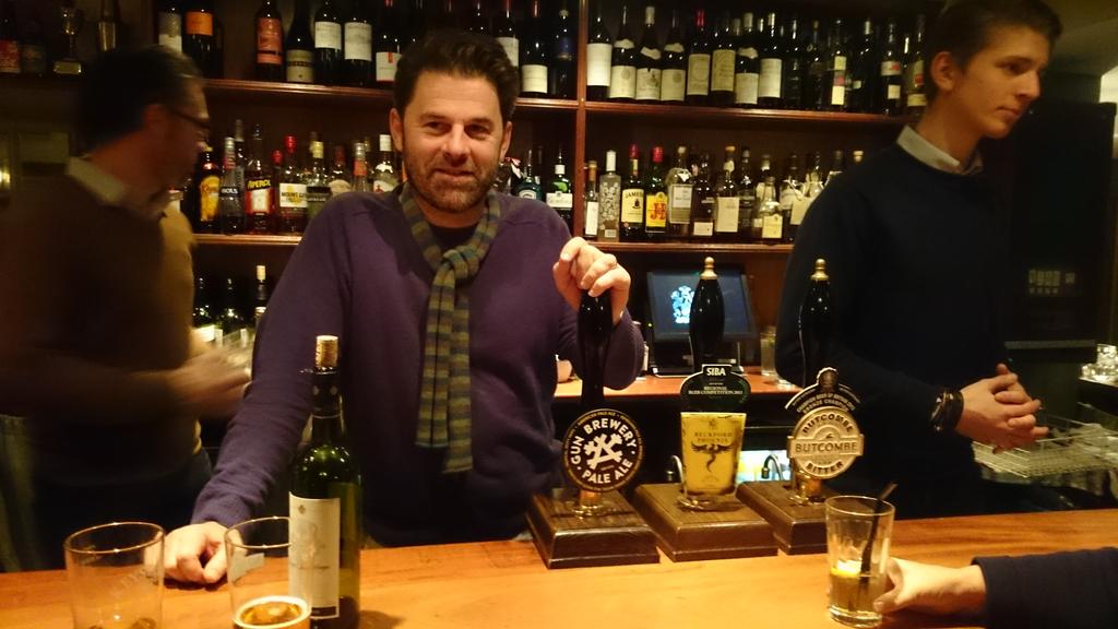 GunBrewery's tweet photo. Always a pleasure to see a happy landlord behind a busy bar @BeckfordArms http://t.co/YeE13cOONU