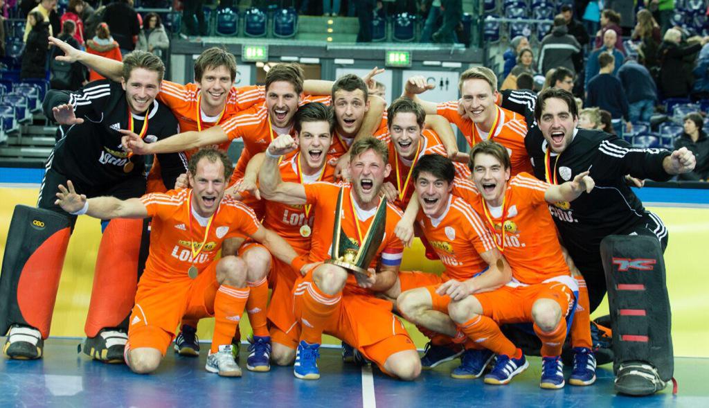 RobertTigges's tweet photo. Wat zei je? Owh ja... #WELTMEISTER @LaurensGoedegeb @teunrohof @nickileijs @kellermanbjorn @SjoerddeWert @larsbalk http://t.co/QqlJqNVfF2