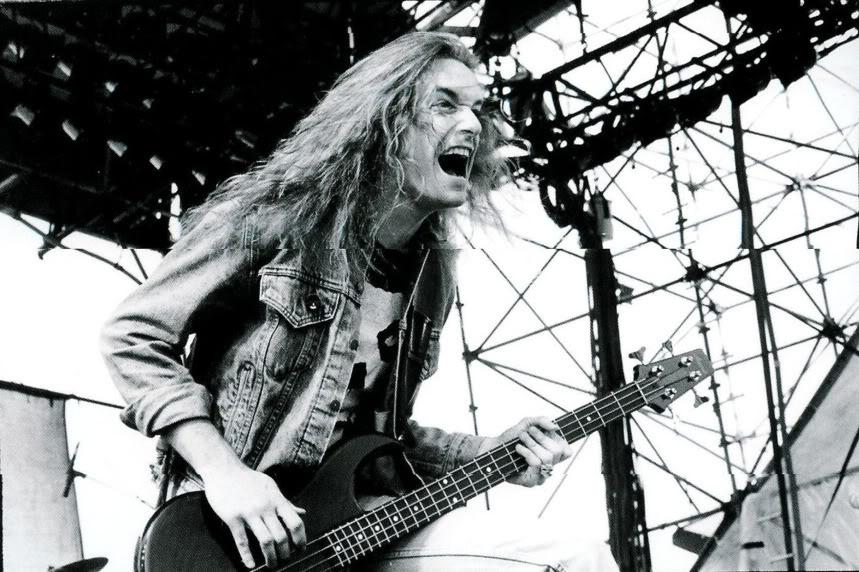 Feliz cumpleaños Cliff Burton donde quiera que estes! / Happy Birthday Cliff Burton wherever you are!! 