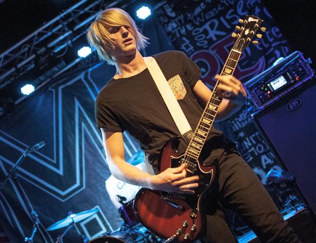 Help us out to play <a href="/GROEZROCK/">GROEZROCK Festival</a> in May. Click the link and throw us a vote! 

macbeth.eu/groezrock/band…