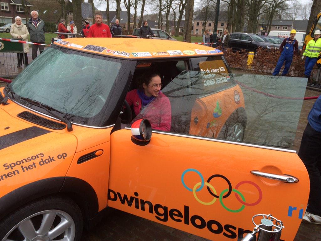KaatjeMulder's tweet photo. Leuk initiatief van de middenstand van #Dwingeloo! Ze sponsoren samen hun 'eigen' #AndreaDeelstra #marathon http://t.co/c3bgCr6Bcz