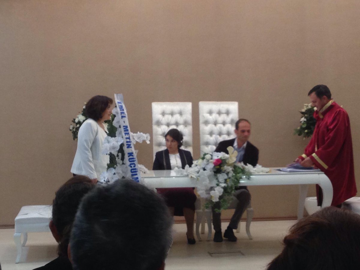 kkdemr's tweet photo. Deniz ile ayşe evleniyor... (@ Alanya Belediyesi Nikah Dairesi w/ @ceylankurt07) https://t.co/iH0bFTon7m http://t.co/oh2GSPA8cw