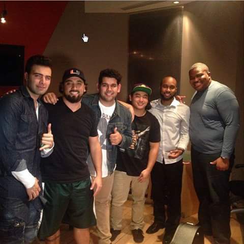 Jens_CanelaHn's tweet photo. Inst by studiocentermiami "Unplugged session with @jencarlosmusic #StudioCenterMiami" http://t.co/86jAExgUMZ http://t.co/I2KolnYXMD