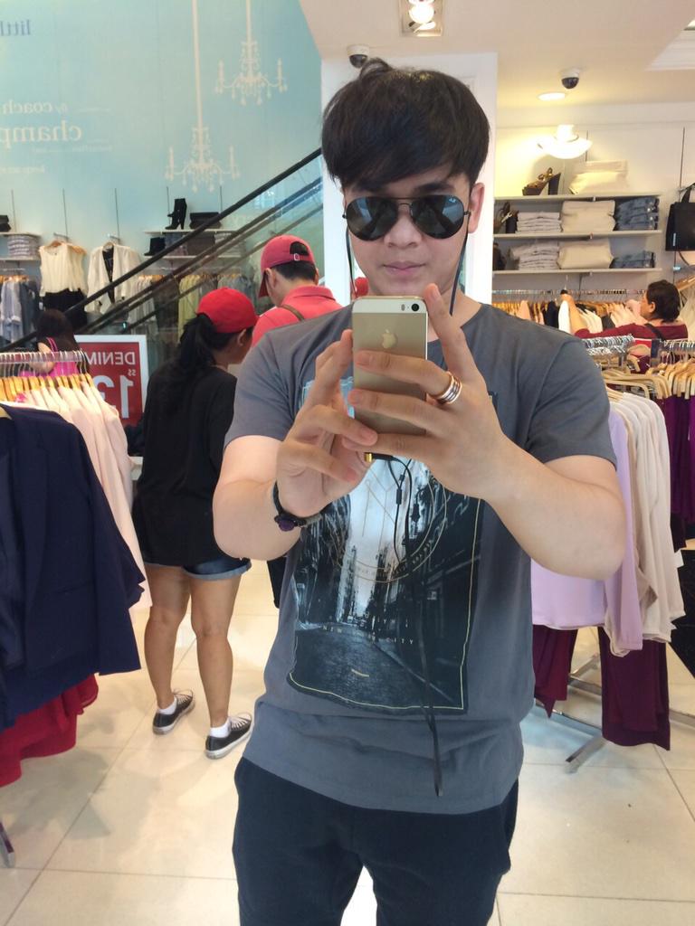 bangbily's tweet photo. Maaf numpang ngalay ya ababil😉✌️ http://t.co/IwM1gQm8TG