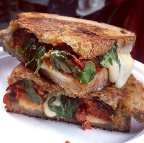 AlainEvents's tweet image. مهرجان المأكولات المتجولة في مدينة العين في حديقة الجاهلي من 12 إلى 14 فبراير bit.ly/1AiEuLl