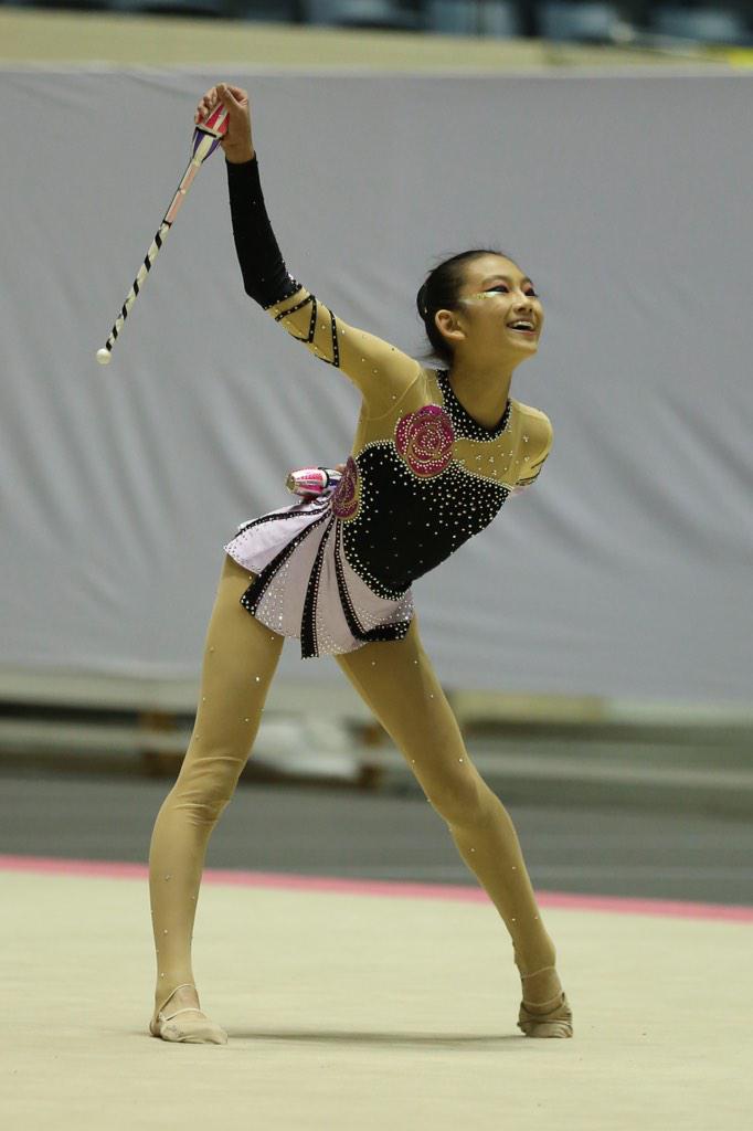 Rg Fan 古井里奈選手 名古屋女子大学高校 すごくキュートな笑顔が特徴の選手です 軸が取れていてスピードの速いピボットもこの選手の特徴です コントロールシリーズは故障のため欠場ですが 今後の活躍にも期待したいです Http T Co Y5171xkxqe