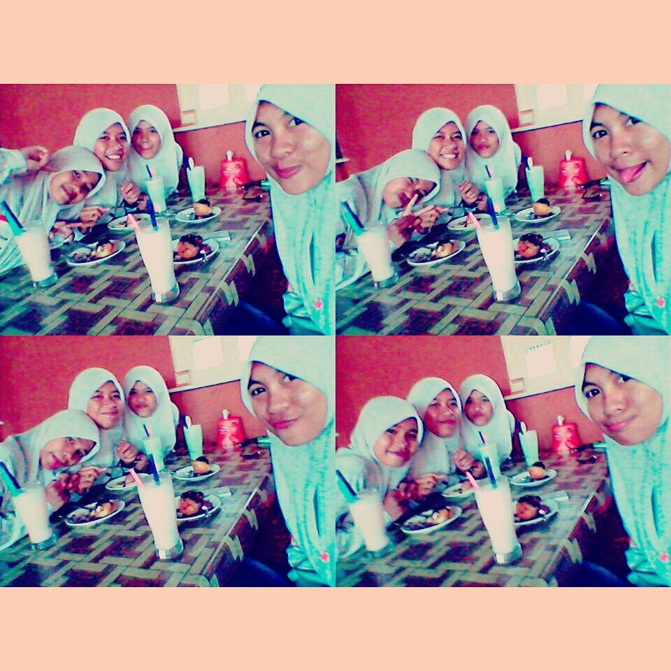 ntan_tmsf's tweet photo. Today with @Nurzait @AlizmoO @arniningsih1 #eskrimmello http://t.co/8tNicfkvJd