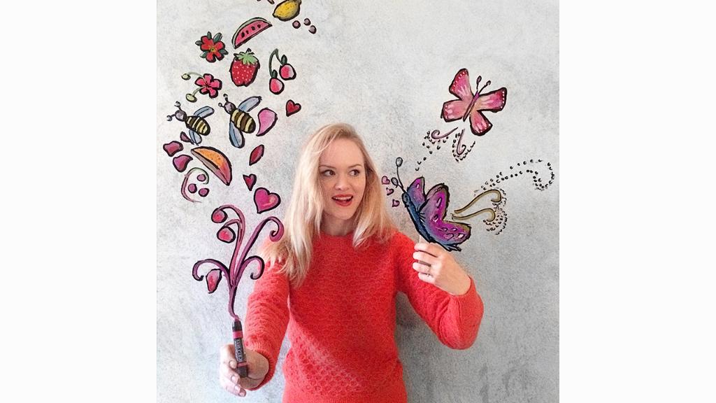 Check out our crazy #delightful #lipcolor collab w/ <a href="/melhelene/">helene meldahl</a>, an artist who uses mirrors as her canvas! #delightup