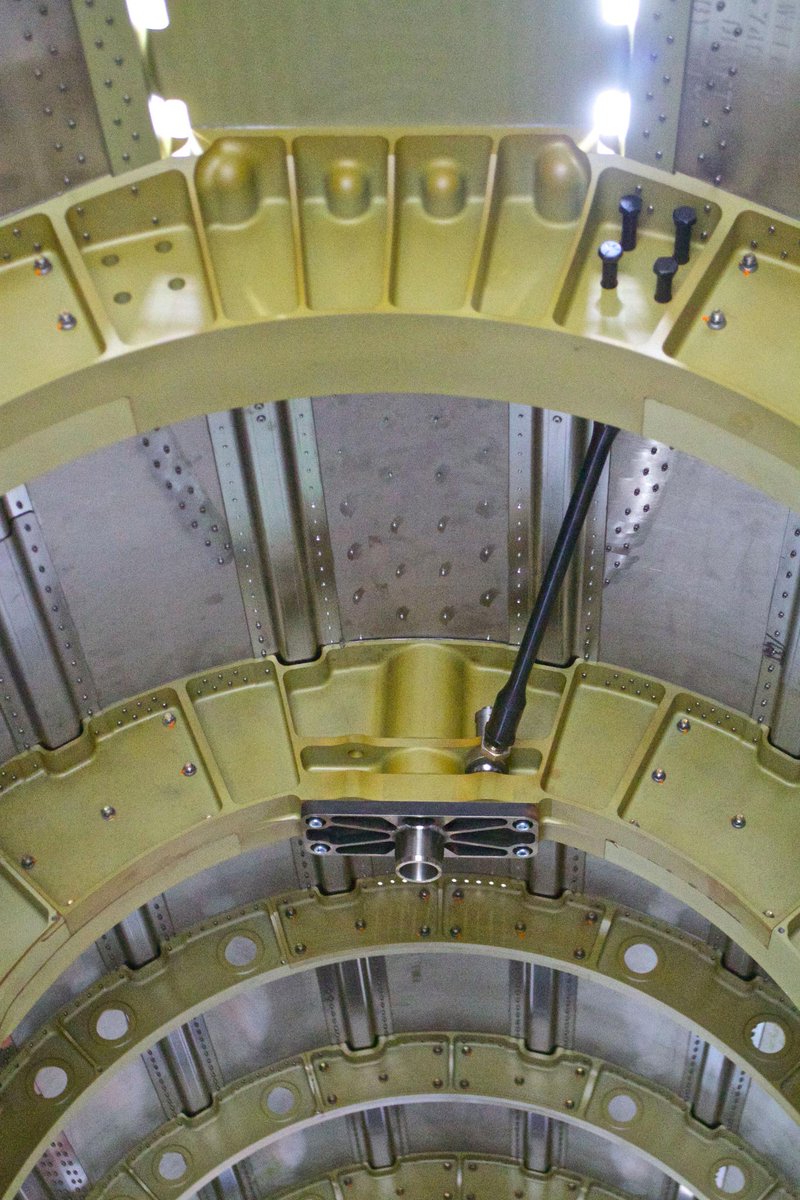 Bloodhound_LSR's tweet image. #WorkshopPics
These two Thrust Reactor rods transfer the 9 tonnes of thrust from the EJ200 jet into the upper chassis