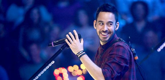 Happy 38th birthday to Mike Shinoda of Park!  Favorite songs: Crawling, One Step Closer and Bleed It Out 