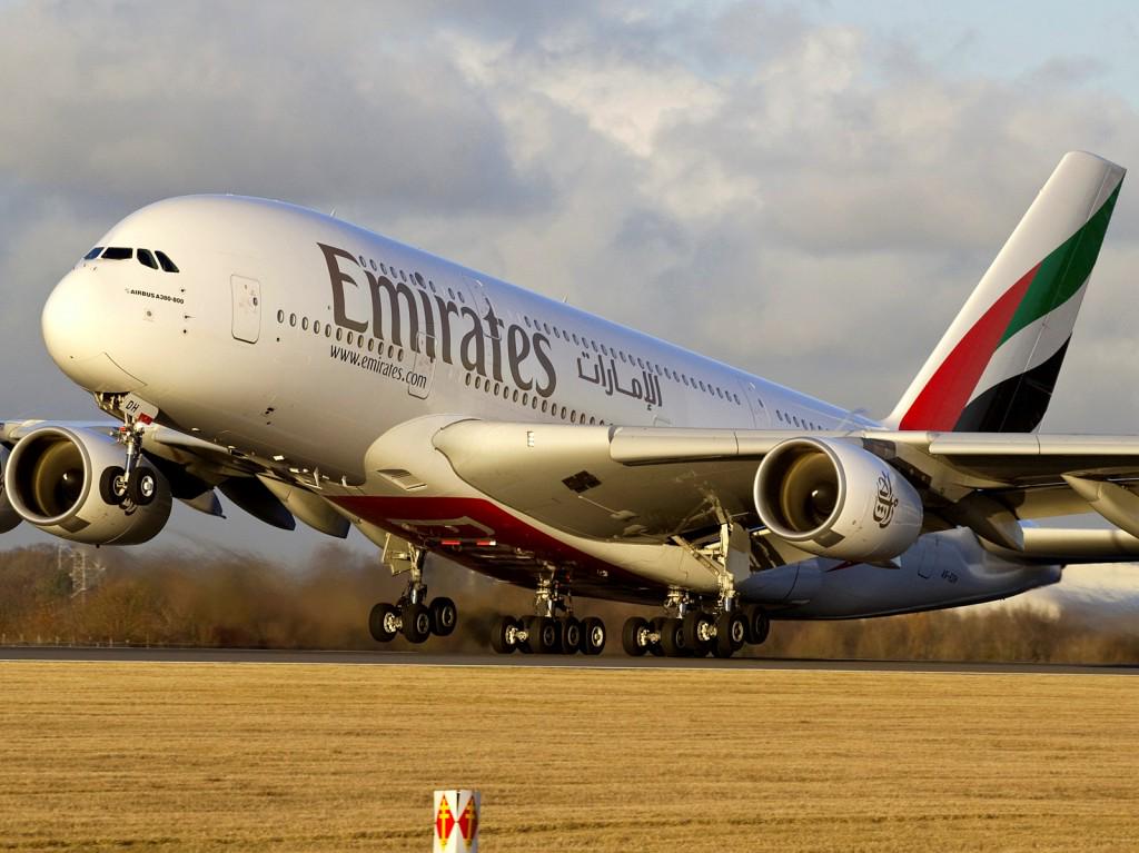airlineberg's tweet photo. #000NewStaff #In2015 #Over11 #ToHire - #Emirates to hire over 11,000 new staff ... - http://t.co/cBZYm3waVF http://t.co/65SMMJDmAx