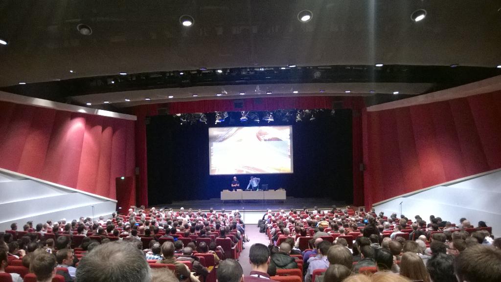 mehdismail514's tweet image. #mstechdays #EntityFramework7