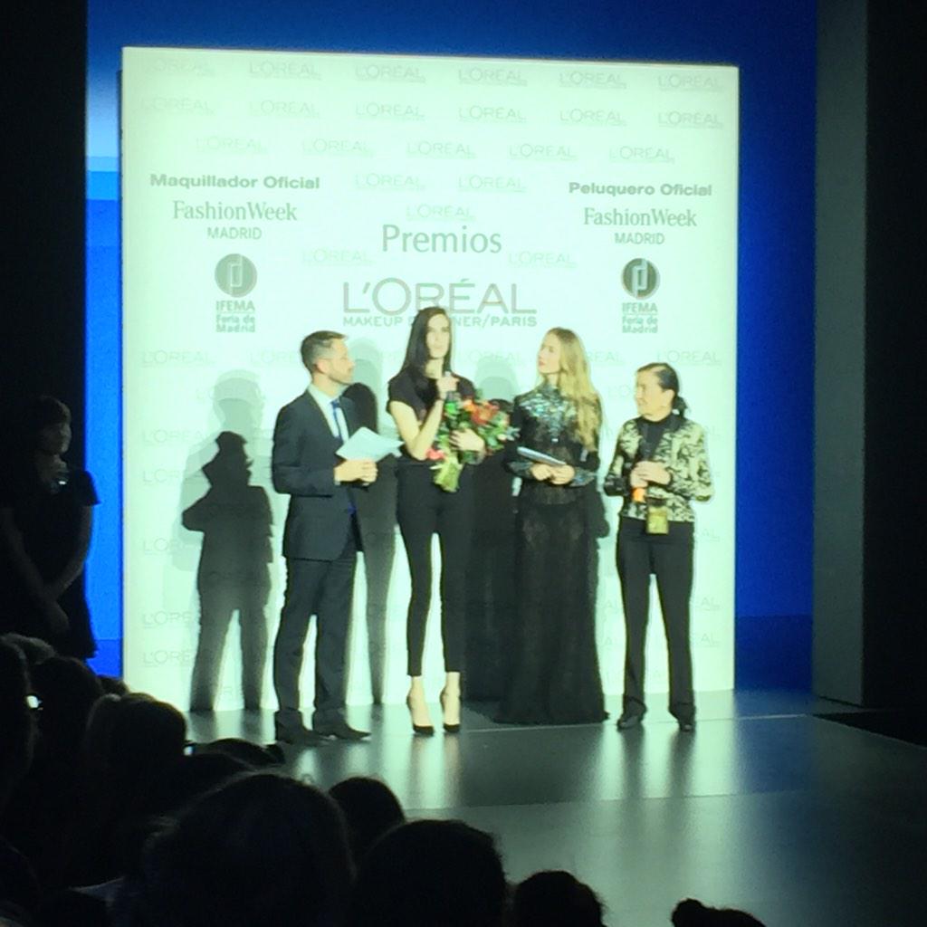 MBFWMadrid's tweet photo. Enhorabuena a Amanda Moreno 👏👏👏 Premio @loreal_es a mejor modelo de #MBFWM15 http://t.co/DB5wA0oubD