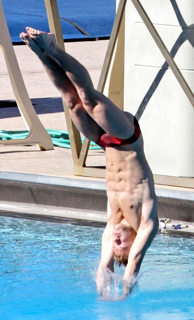 aquadog29501's tweet photo. #speedojock http://t.co/ATBjRrDLB5