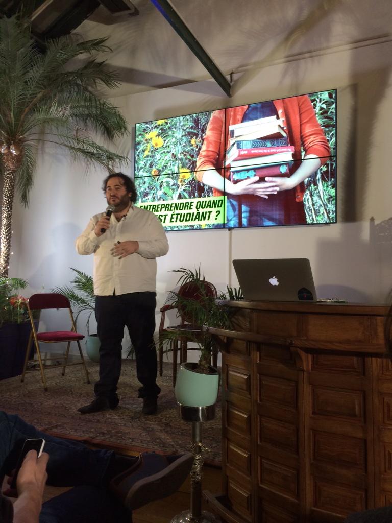 dauphinegenius's tweet photo. Un #workshop réussi avec @_TheFamily !! Le monde était au rendez vous ce soir pour Oussama Ammar ! #startup http://t.co/EBytaceZg5