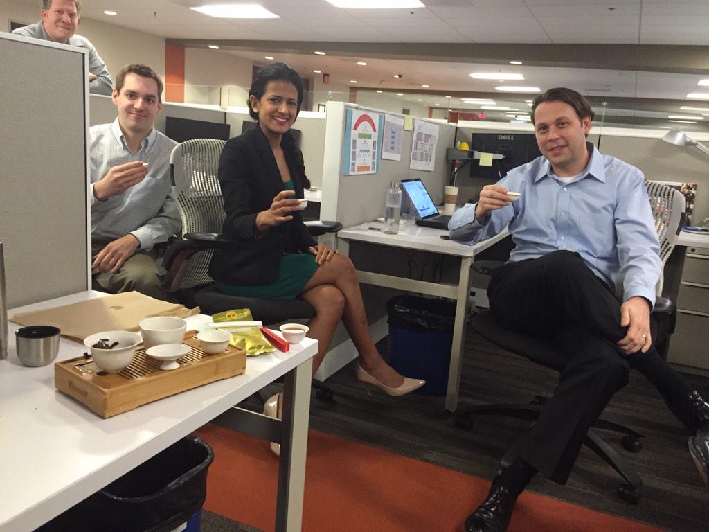 ilyabelikin's tweet image. Vladivostok, Hong Kong, Dublin, London, Dallas, Washington. New York today in @WeWork. This is #TeaTableProject