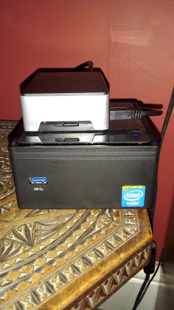 andymetallic's tweet image. Managed to replace my #RiscPC with more modern hardware! 900MHz and 2GHz #RaspberryPi #Brix #RISC_OS #VNC #RDP #flirc