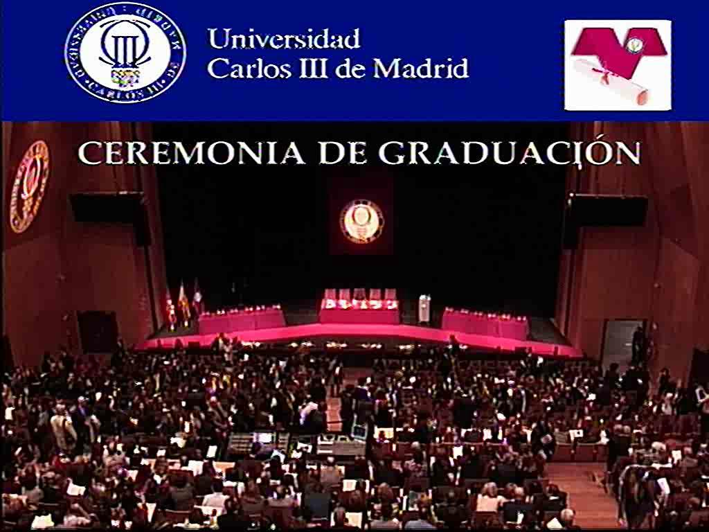 laureati's tweet photo. Graduación a la española? Nos encanta http://t.co/CPwRtbLI14