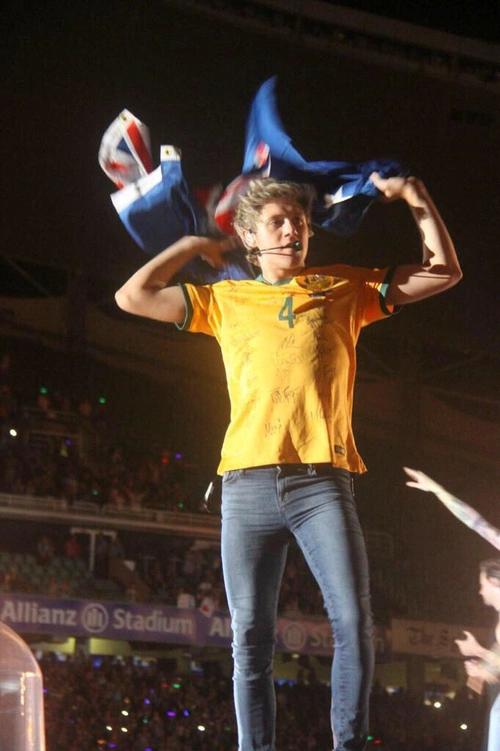 Princess1_Horan's tweet photo. #ByStrong ♡·♥♥♡♥ @NiallOfficial http://t.co/YTFR7vqJ7X