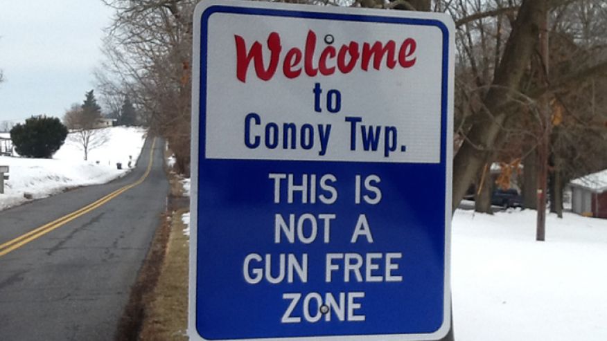 FoxNews's tweet image. This Pennsylvania town packs heat, and wants visitors to know it. fxn.ws/1ztaIwQ