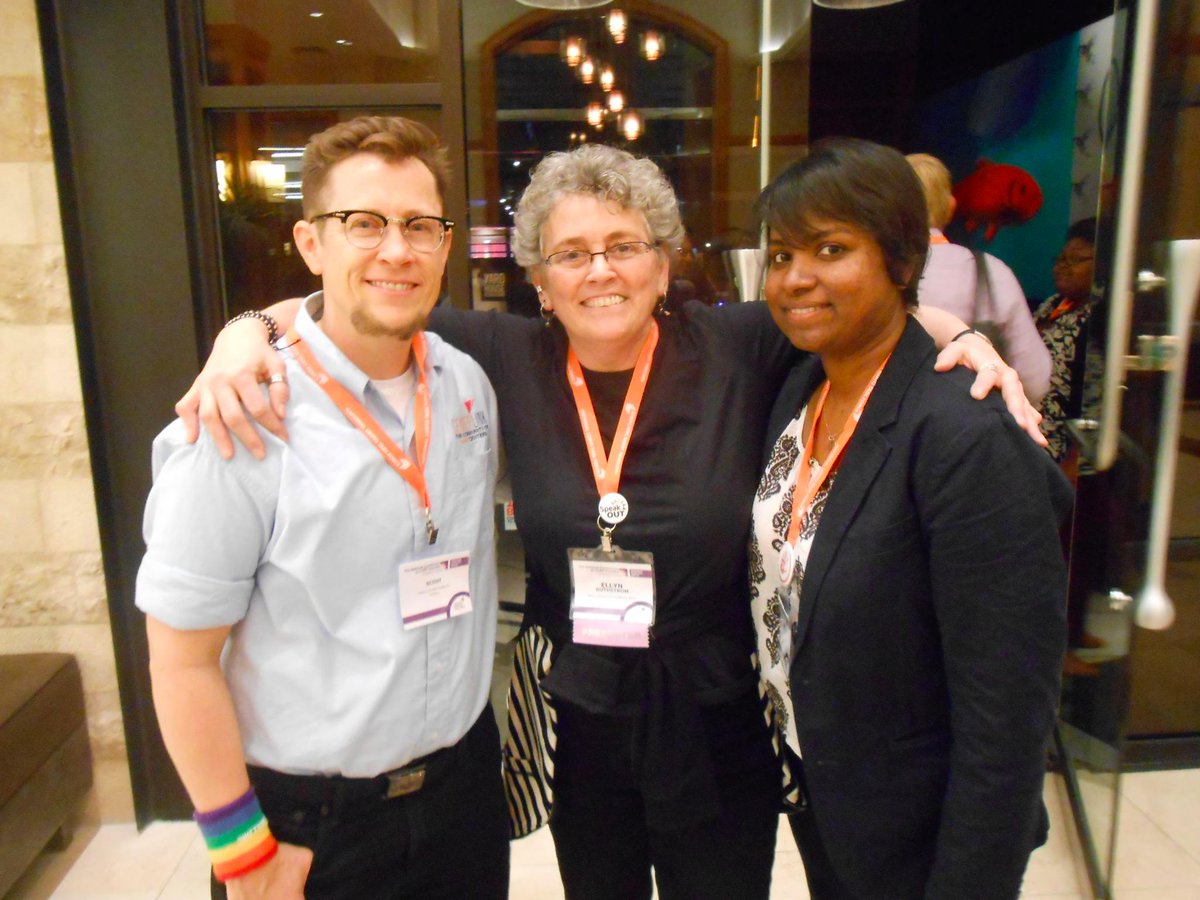 BRC_Central's tweet photo. Meeting bi activists doing important work across communities. #CreatingChange2015 @scoutout @Apphiak @ellynruthstrom http://t.co/NBaDyhKgAL