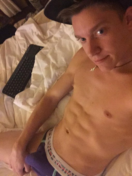 Picture of me now on http://t.co/mFe4kFxlcj #gay #andrewchristian #gaywebcam http://t.co/UBOkd2xKOK