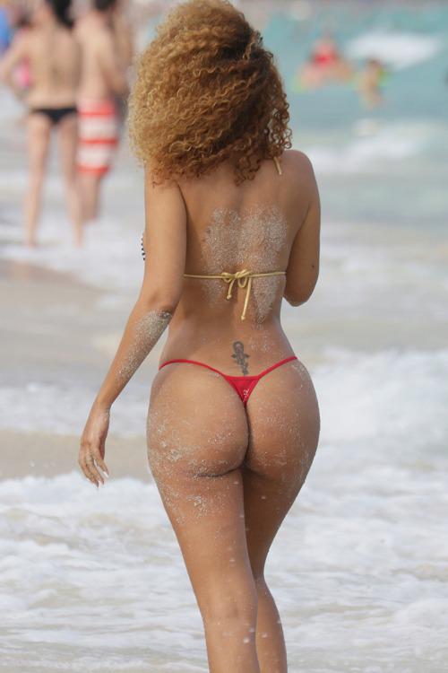 blackgirlstop's tweet photo. Aisha+Thalia- http://t.co/O2ZkbiymRD