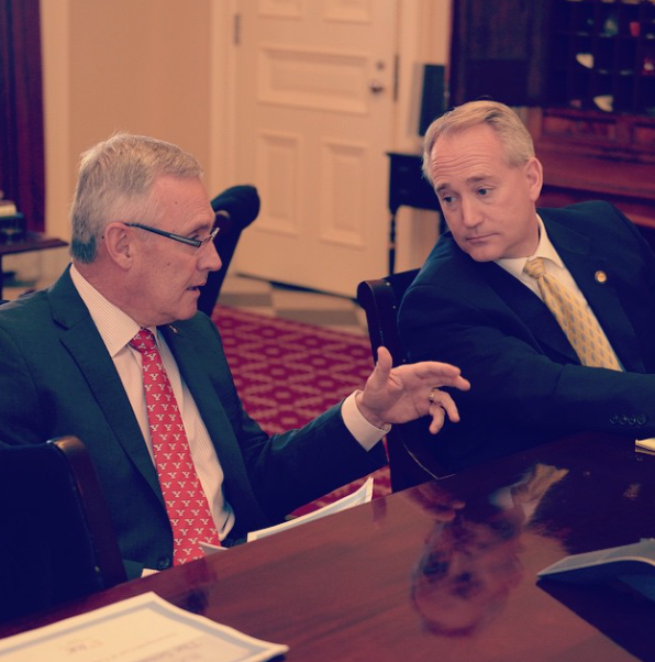 OhioSenateGOP's tweet photo. Pres @KeithFaber talks w/@YoungstownState Pres @JimTressel5 about making higher ed affordable for all Ohioans #131GA http://t.co/Y8aN7UYt7q