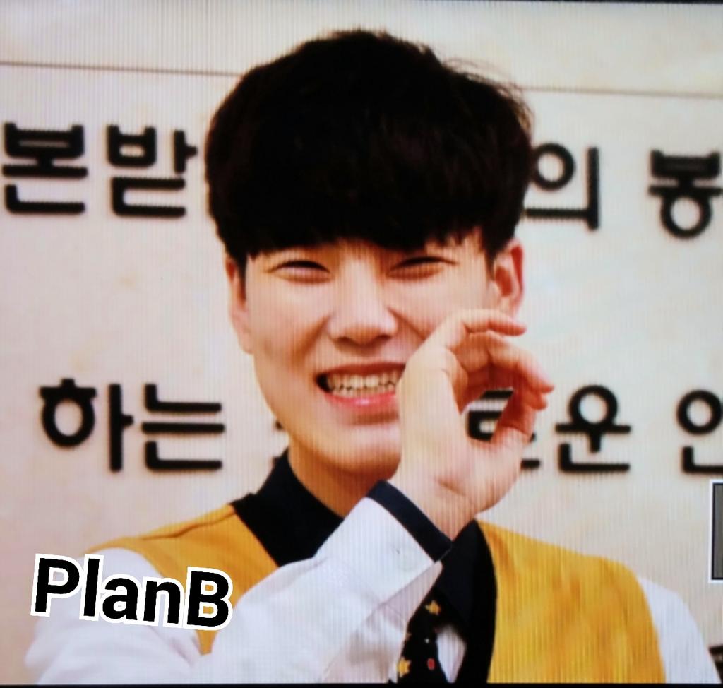 [PREVIEW] 150211 Zelo @ SOPA High School

Cr : Plan B