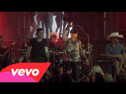 IntDesignLiving's tweet image. Brantley Gilbert - Small Town Throwdown ft. Justin Moore, Th... vid.staged.com/yq0n #customliving #livingdesigns