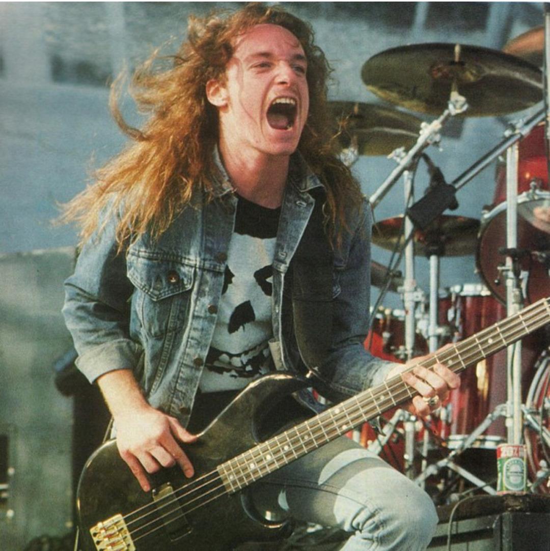 Happy birthday to one of the greatest bassists of all time. Cliff Burton of Metallica 