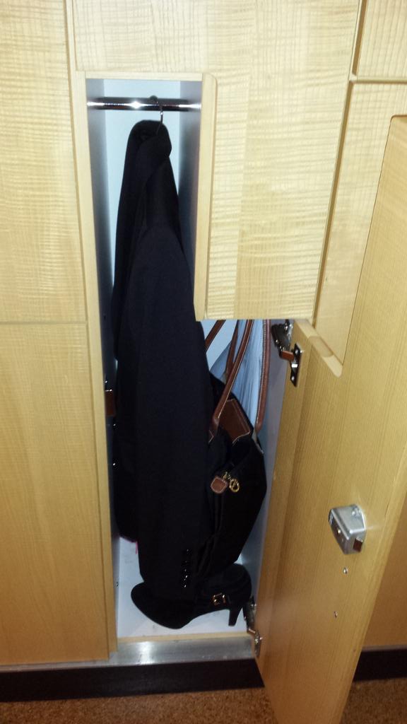 laurazleo's tweet photo. Business school. I wish I still had nsync photos up my locker... http://t.co/C6aHkJoeOP