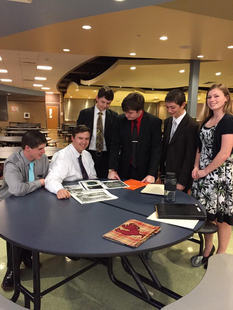 BRHSinfo's tweet photo. Sterling Scholars #bearriverhighschool #proudprincipal #brhs2015 http://t.co/El26BUGizU