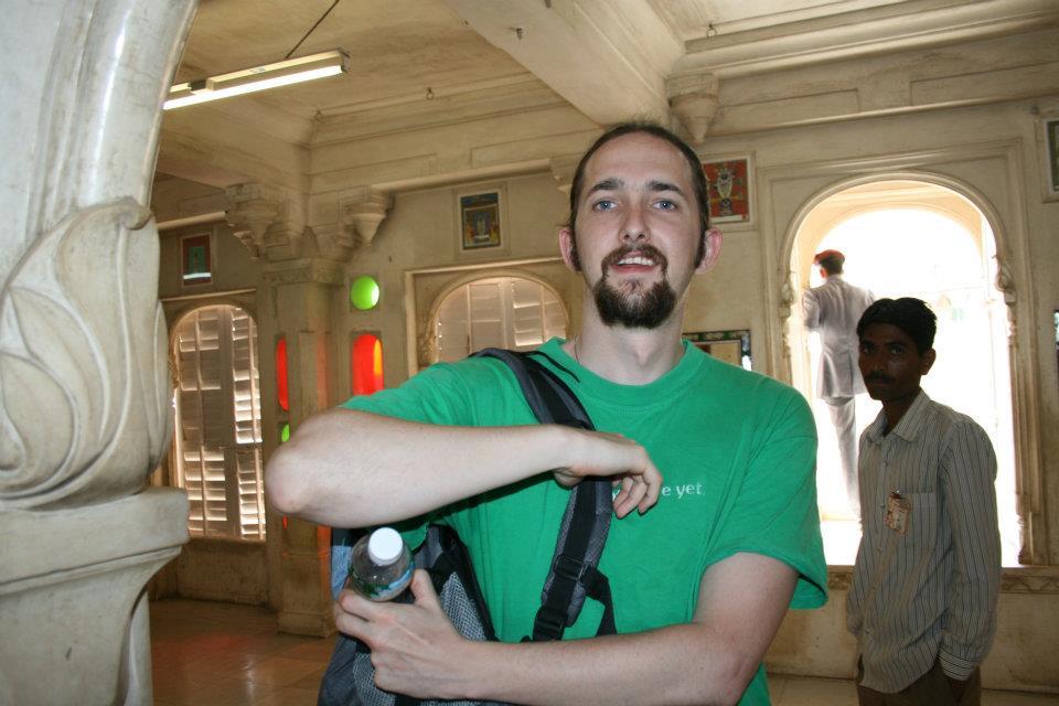 FindSpollen's tweet image. You can view our most recent photographs of Jonathan are here - facebook.com/media/set/?set… #missing #India